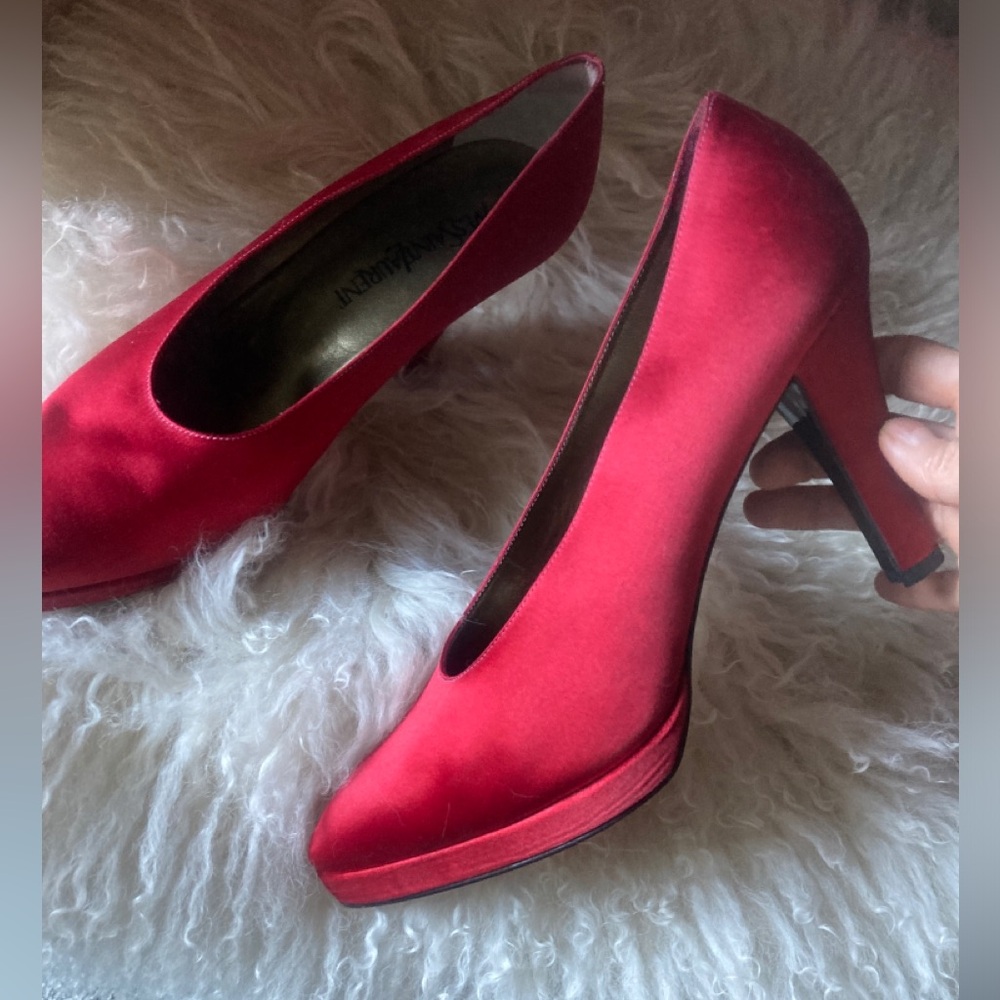YVES SAINT LAURENT Vintage Platform Red Satin Pump Heels 9 Pin up hollywood glam